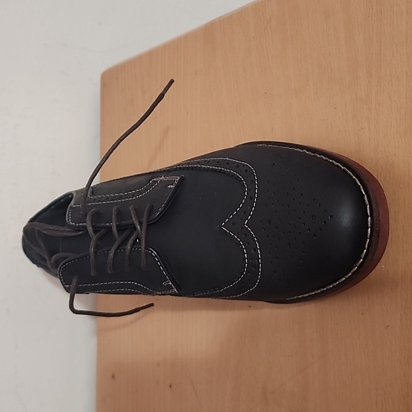 G.H Bass -Jack Navy Blue wingtip size 10. - Picture 12 of 16